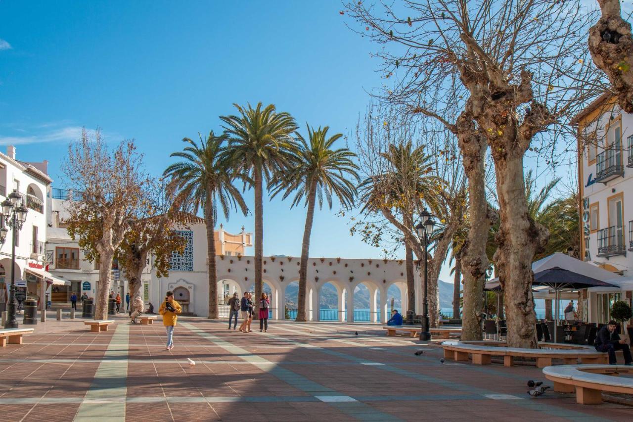 Apartamentos Vacacional En Plaza De Espana Nerja Exterior photo